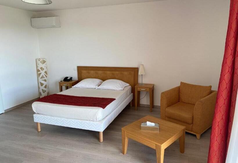 스탠다드 스튜디오, Domitys Les Tours D Or