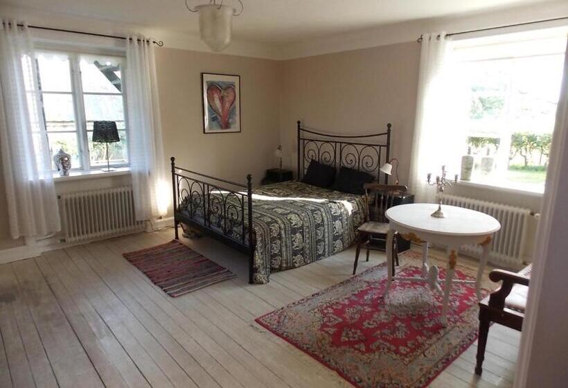 Семейный Номер, The Garden Hill