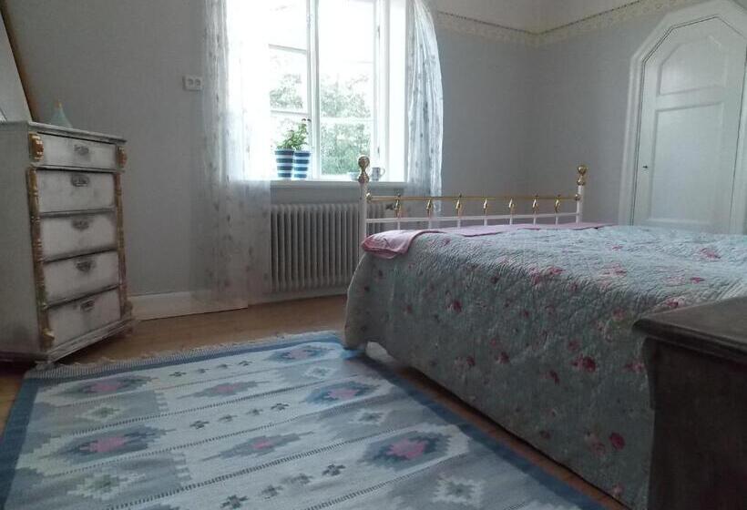 Номер Стандарт Вид на Сад, The Garden Hill