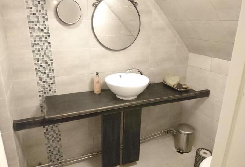 Номер Deluxe, The Garden Hill