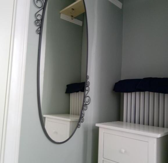 Номер Стандарт, The Garden Hill