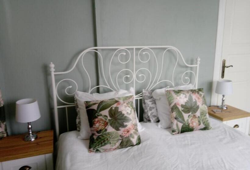 Номер Стандарт, The Garden Hill