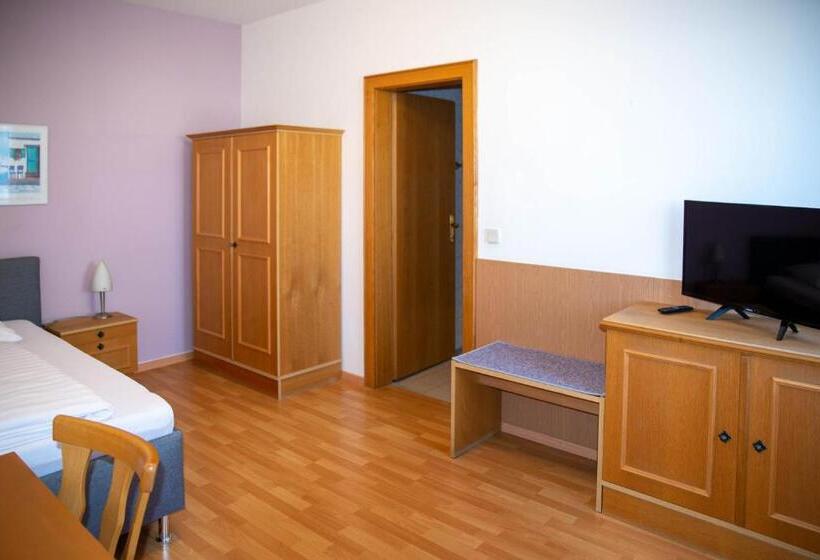 חדר סטנדרט יחיד, Pension Christine