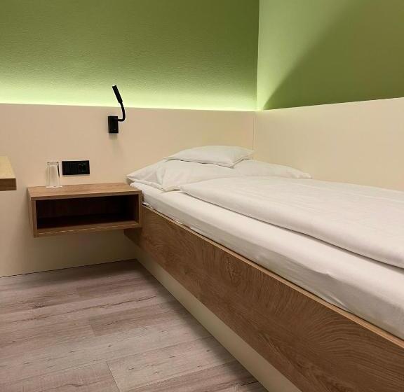 חדר סטנדרט יחיד, Pension Christine