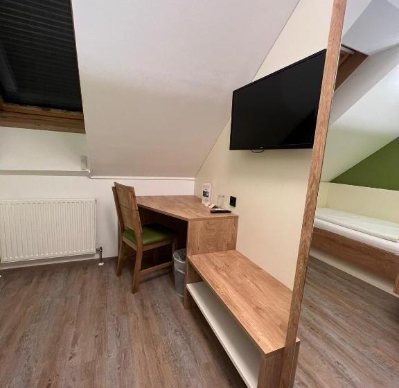 חדר סטנדרט יחיד, Pension Christine