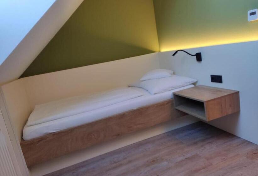 חדר סטנדרט יחיד, Pension Christine