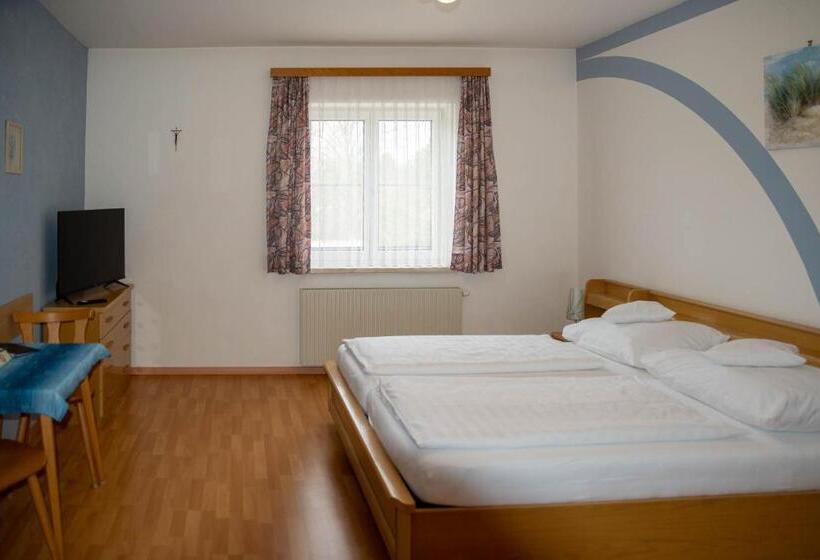 Quarto Triplo Estandar, Pension Christine