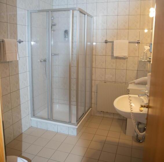 חדר סטנדרט לשלושה, Pension Christine