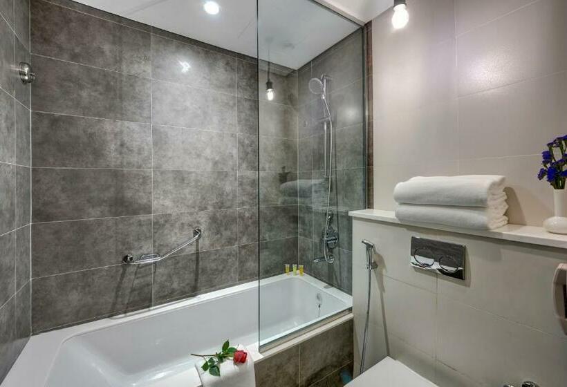 اتاق استاندارد, Urban Al Khoory