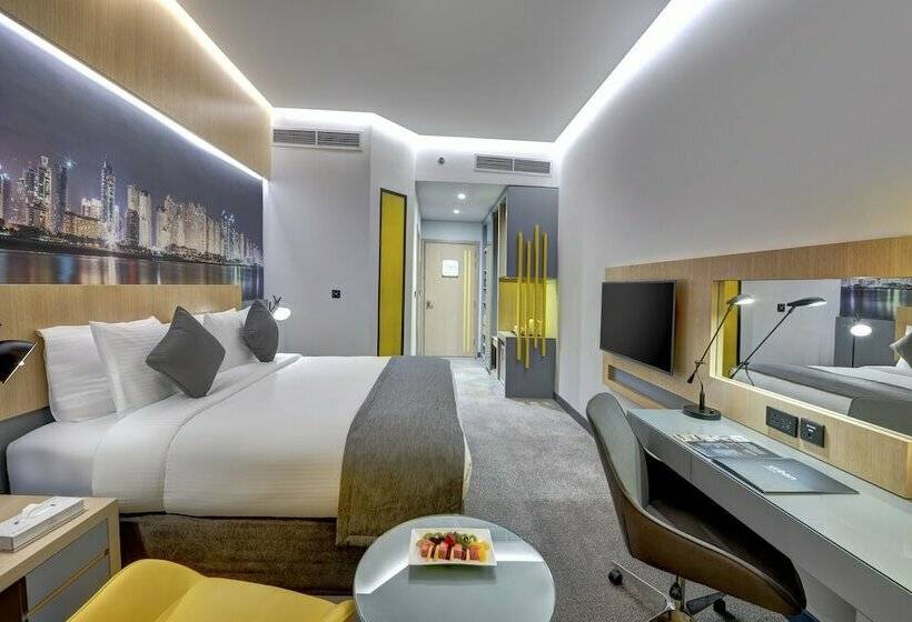 اتاق کلاسیک, Urban Al Khoory