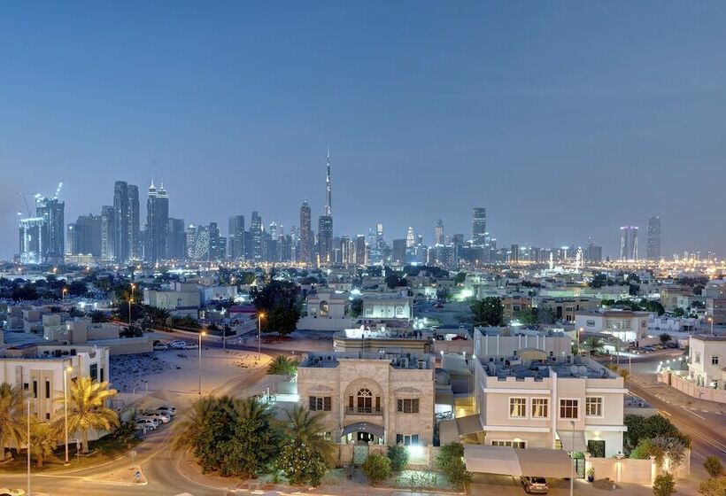 古典房间, Urban Al Khoory