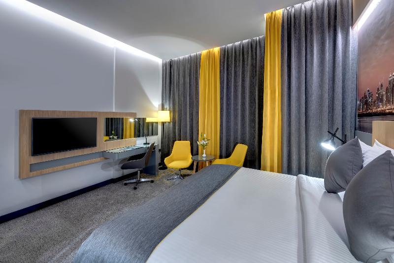 اتاق پرمیوم, Urban Al Khoory