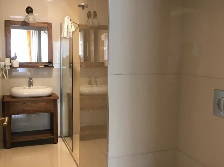 디럭스 룸, Infinity Ruby