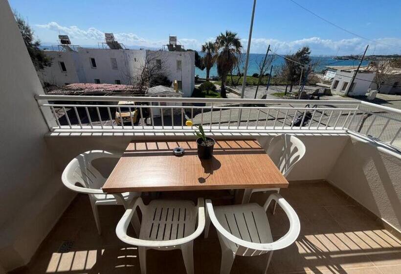 海の見える1ベッドルームアパートメント, Holiday Apart 50 Meters To Beach, Sea View Apartments