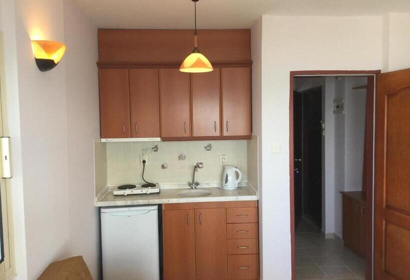 海の見える1ベッドルームアパートメント, Holiday Apart 50 Meters To Beach, Sea View Apartments