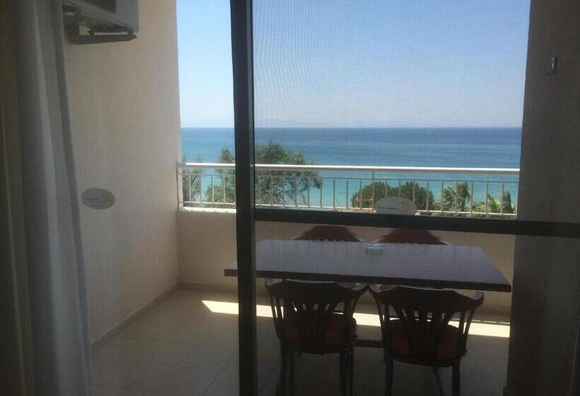 海の見える1ベッドルームアパートメント, Holiday Apart 50 Meters To Beach, Sea View Apartments