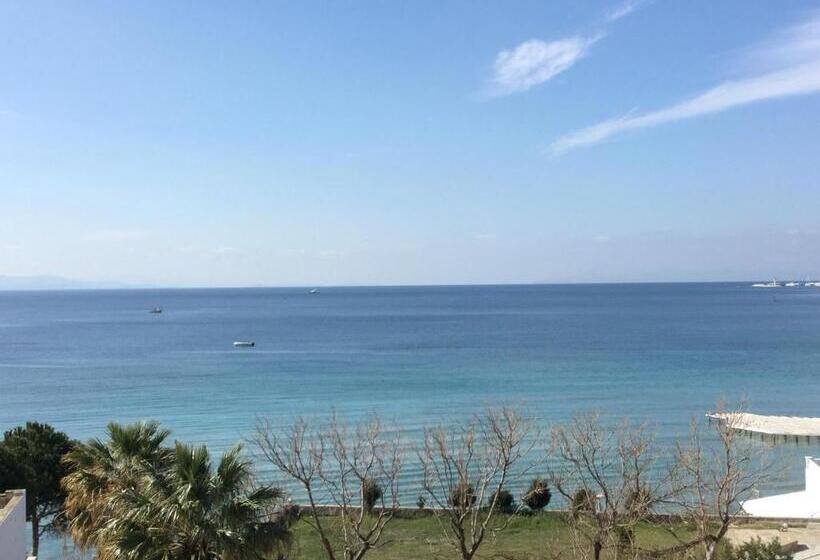 海の見える1ベッドルームアパートメント, Holiday Apart 50 Meters To Beach, Sea View Apartments