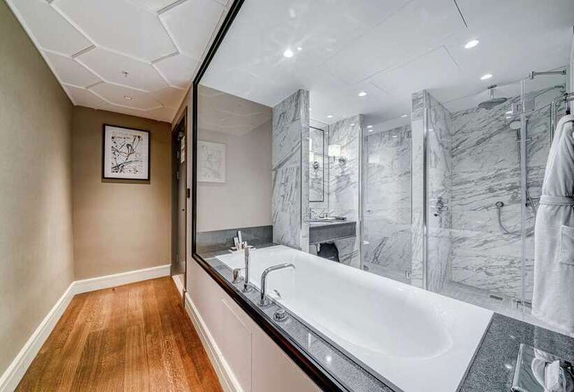 スイート, Chekhoff Hotel Moscow Curio Collection By Hilton