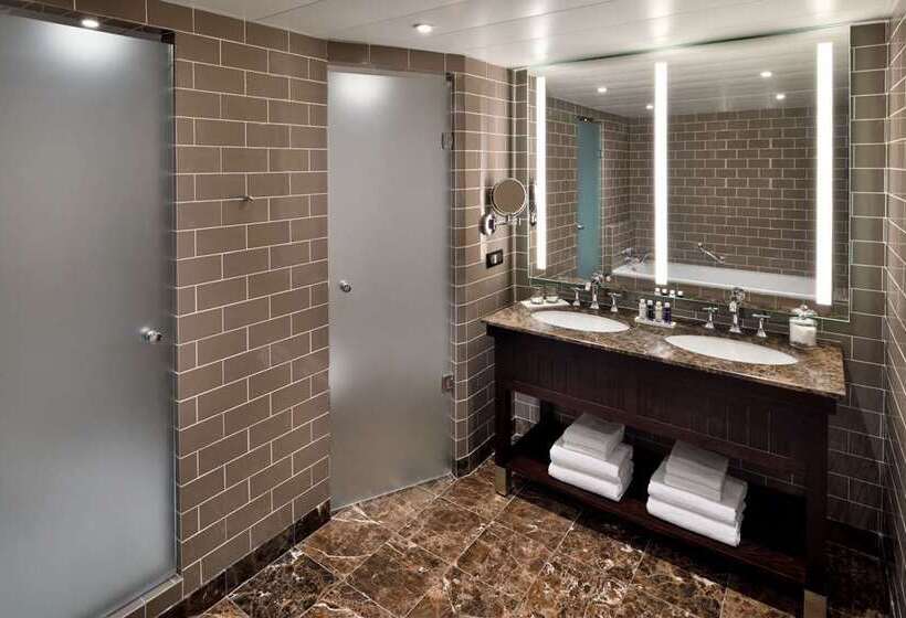 スイート, Chekhoff Hotel Moscow Curio Collection By Hilton