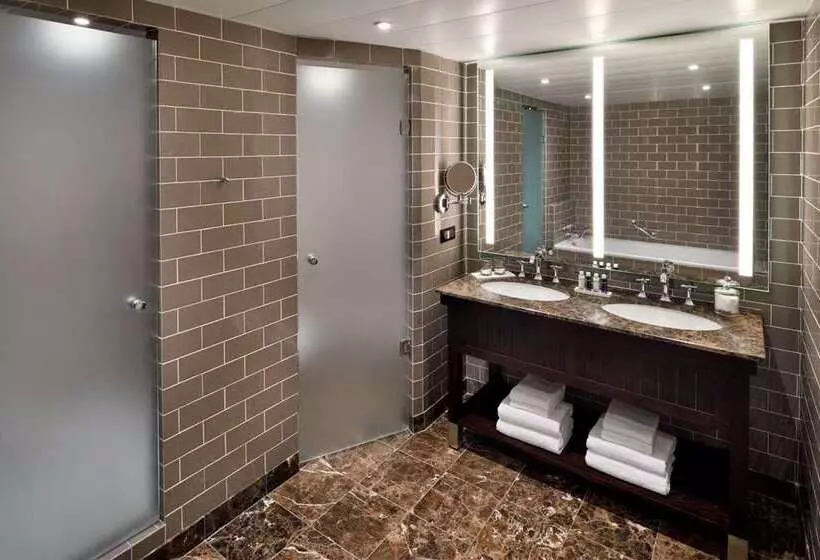 スイート, Chekhoff Hotel Moscow Curio Collection By Hilton