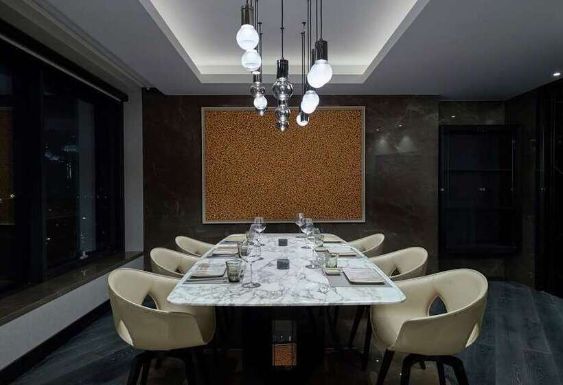 スイート, Chekhoff Hotel Moscow Curio Collection By Hilton