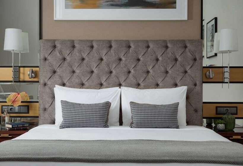 コンフォートルーム, Chekhoff Hotel Moscow Curio Collection By Hilton