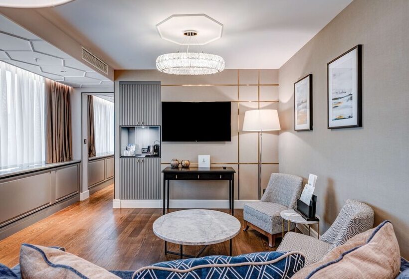 スイート, Chekhoff Hotel Moscow Curio Collection By Hilton