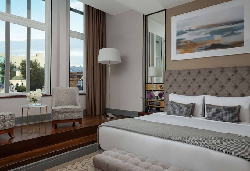 デラックスルーム, Chekhoff Hotel Moscow Curio Collection By Hilton