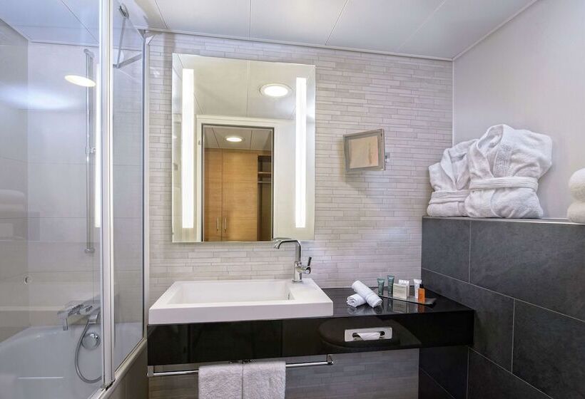 Номер Executive, Hilton Zurich Airport