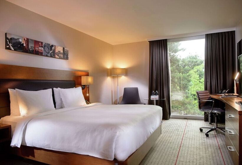 Номер Executive, Hilton Zurich Airport