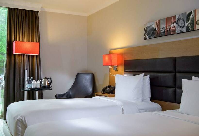 Номер Стандарт, Hilton Zurich Airport