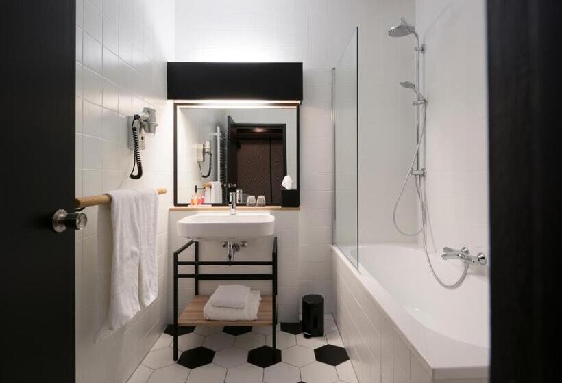 Standard Room, Hup