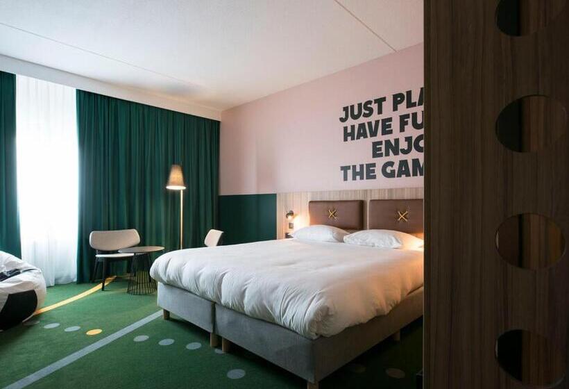Family Room, Hup