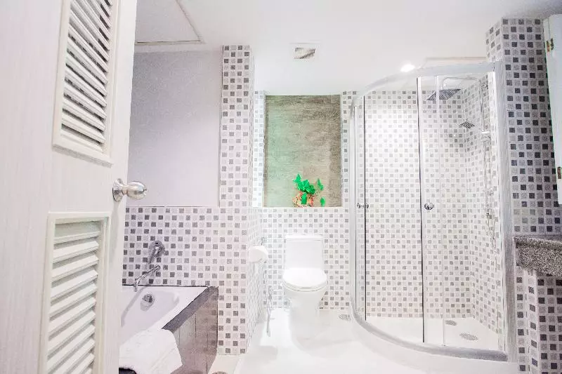اتاق لوکس, Karon Sea Sands Resort Sha Plus
