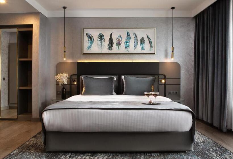 스위트, The Wings Hotels Neva Palas