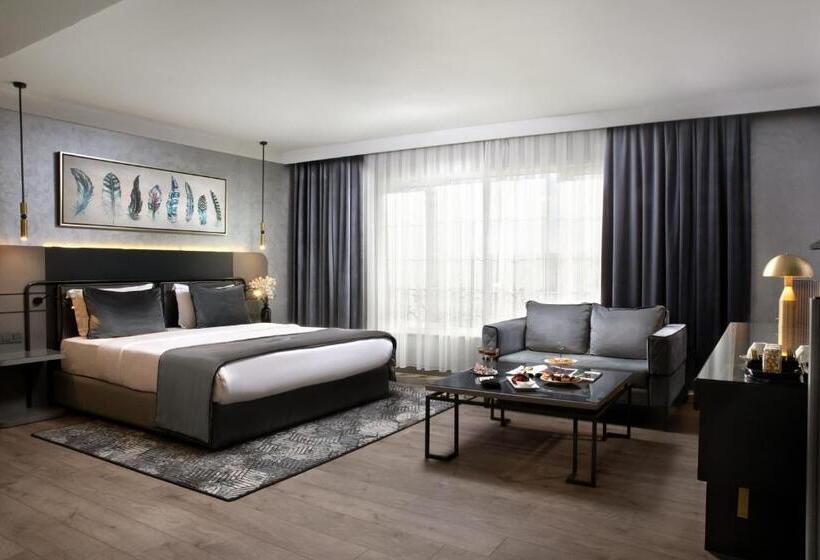 스위트, The Wings Hotels Neva Palas