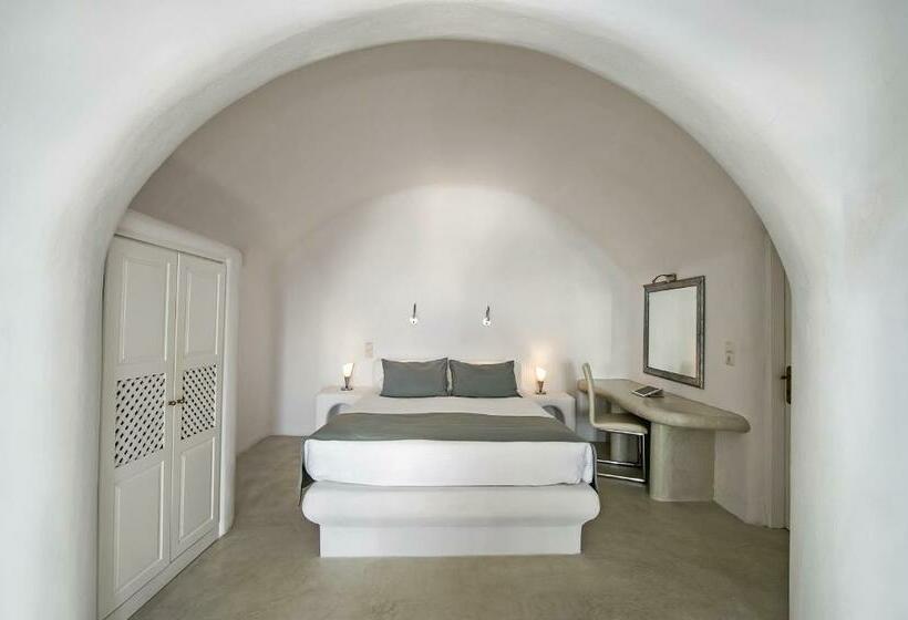 Полулюкс, Pegasus Suites & Spa