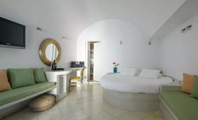 سوییت جونیور, Pegasus Suites & Spa