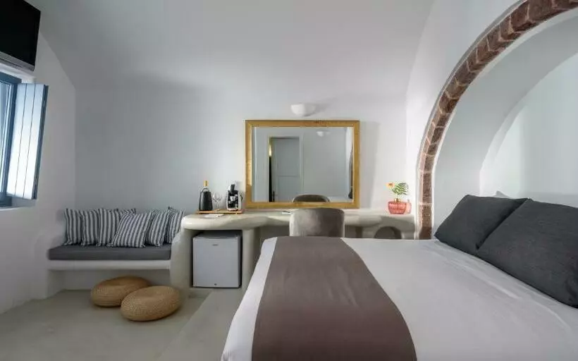 سوئیت جونیور با ماساژ آبی, Pegasus Suites & Spa