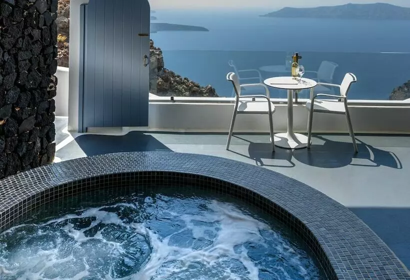 سوئیت جونیور با ماساژ آبی, Pegasus Suites & Spa