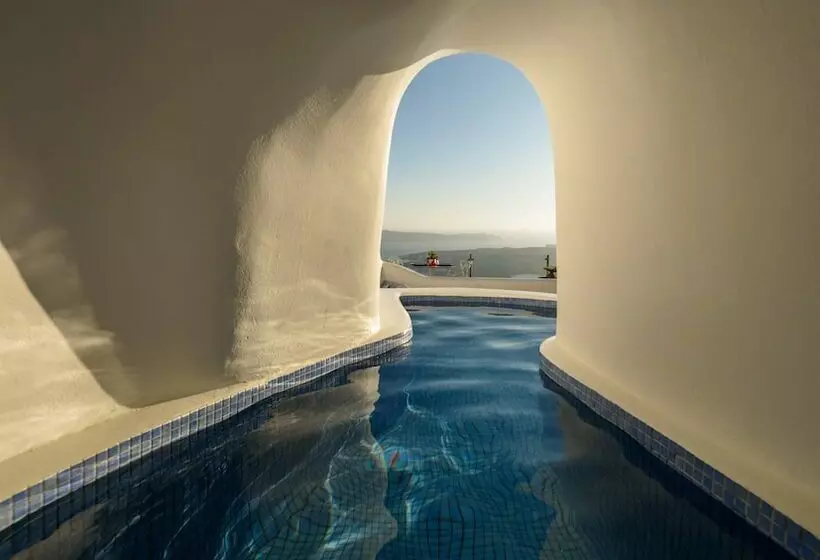 سوییت اجرایی, Pegasus Suites & Spa