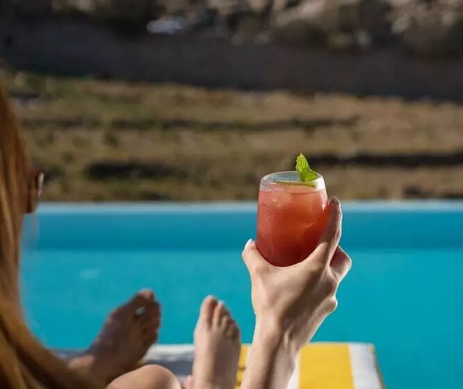 سوئیت جونیور با استخر, San Antonio Summerland