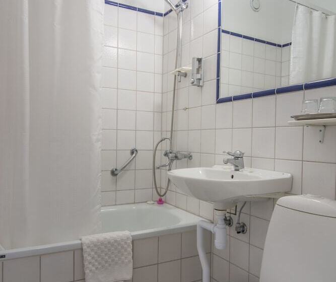 标准单人间, Teaterhotellet