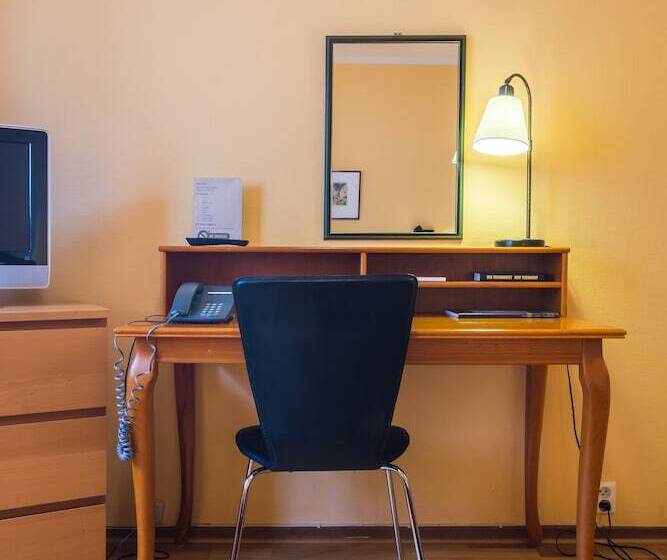 标准单人间, Teaterhotellet