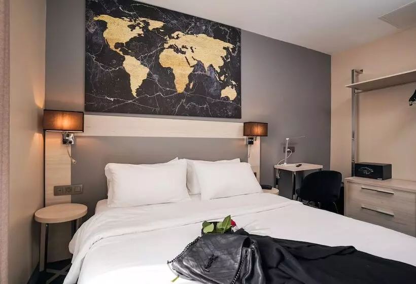 Standard-huone, Univers
