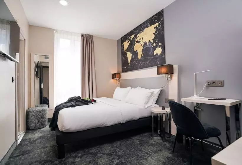 Standard-huone, Univers