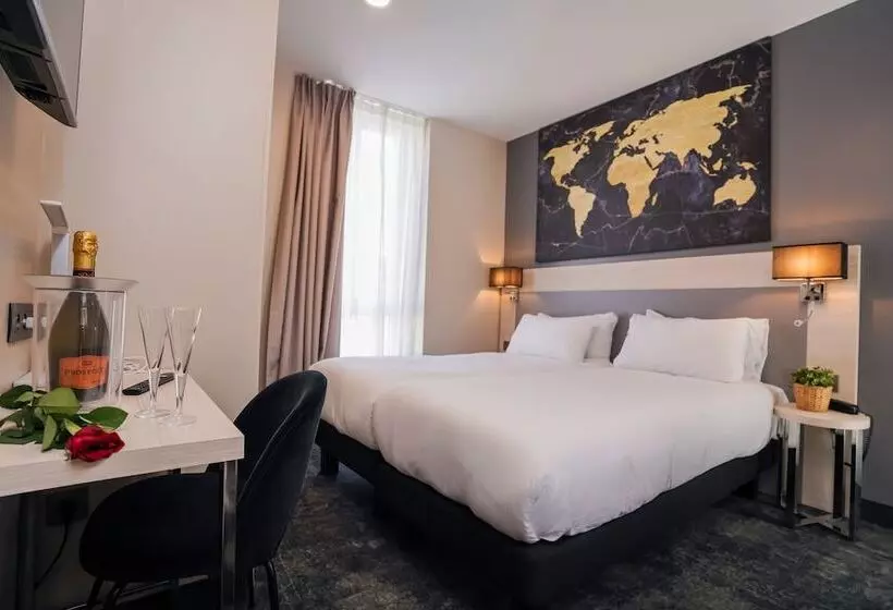 Standard-huone, Univers