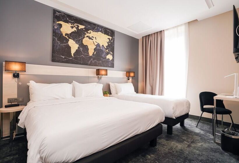 スタンダードトリプルルーム, Univers