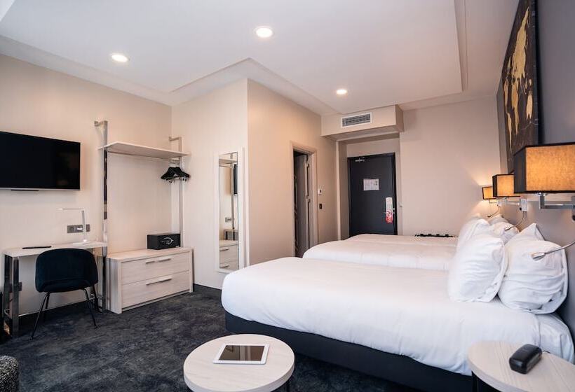 スーペリアールーム, Univers