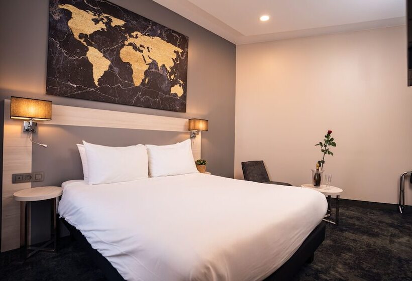 スーペリアールーム, Univers